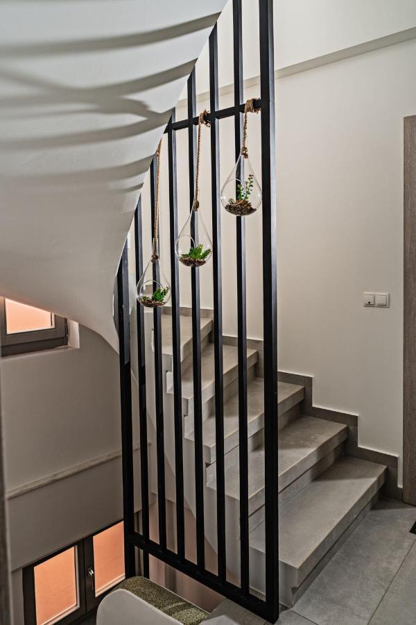 White&Gray Apartment 레팀노 외부 사진