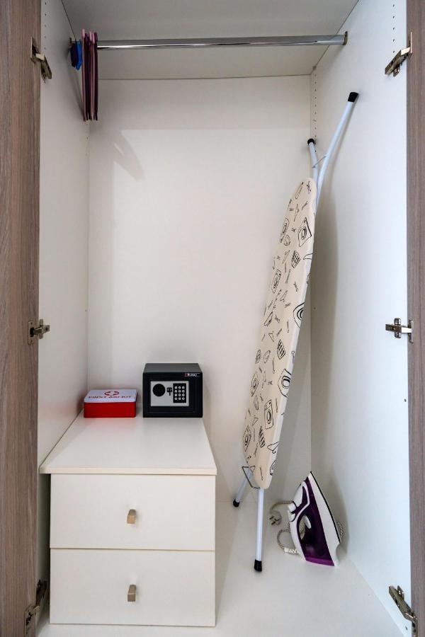 White&Gray Apartment 레팀노 외부 사진